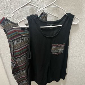 *2 TANK TOPS